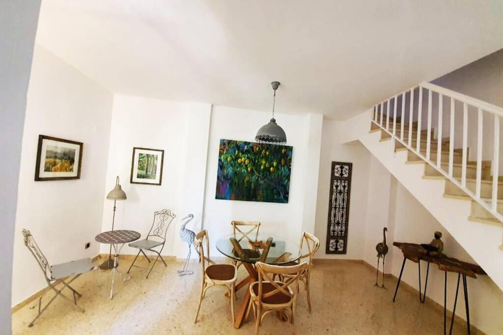 El Patio De San Bernardo Apartment Seville Luaran gambar