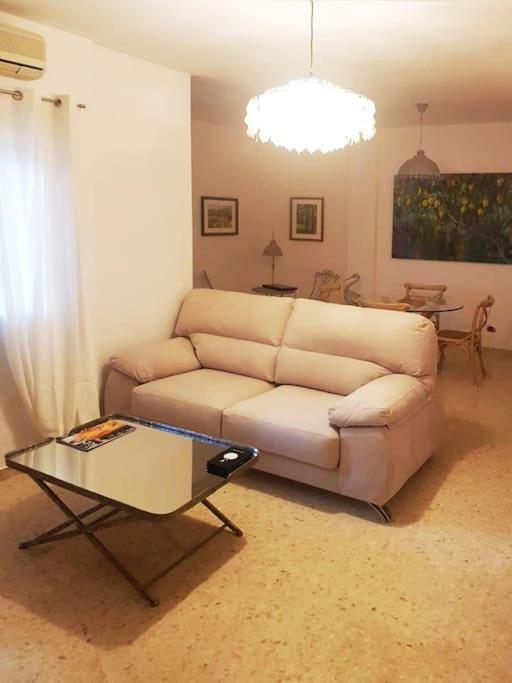 El Patio De San Bernardo Apartment Seville Luaran gambar